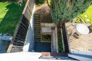 Blick zur 2. Terrasse