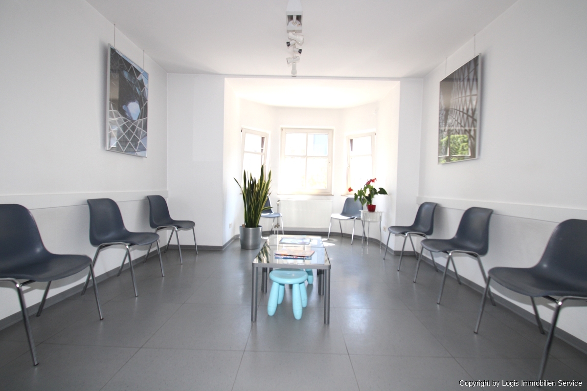 Wartezimmer/Büro