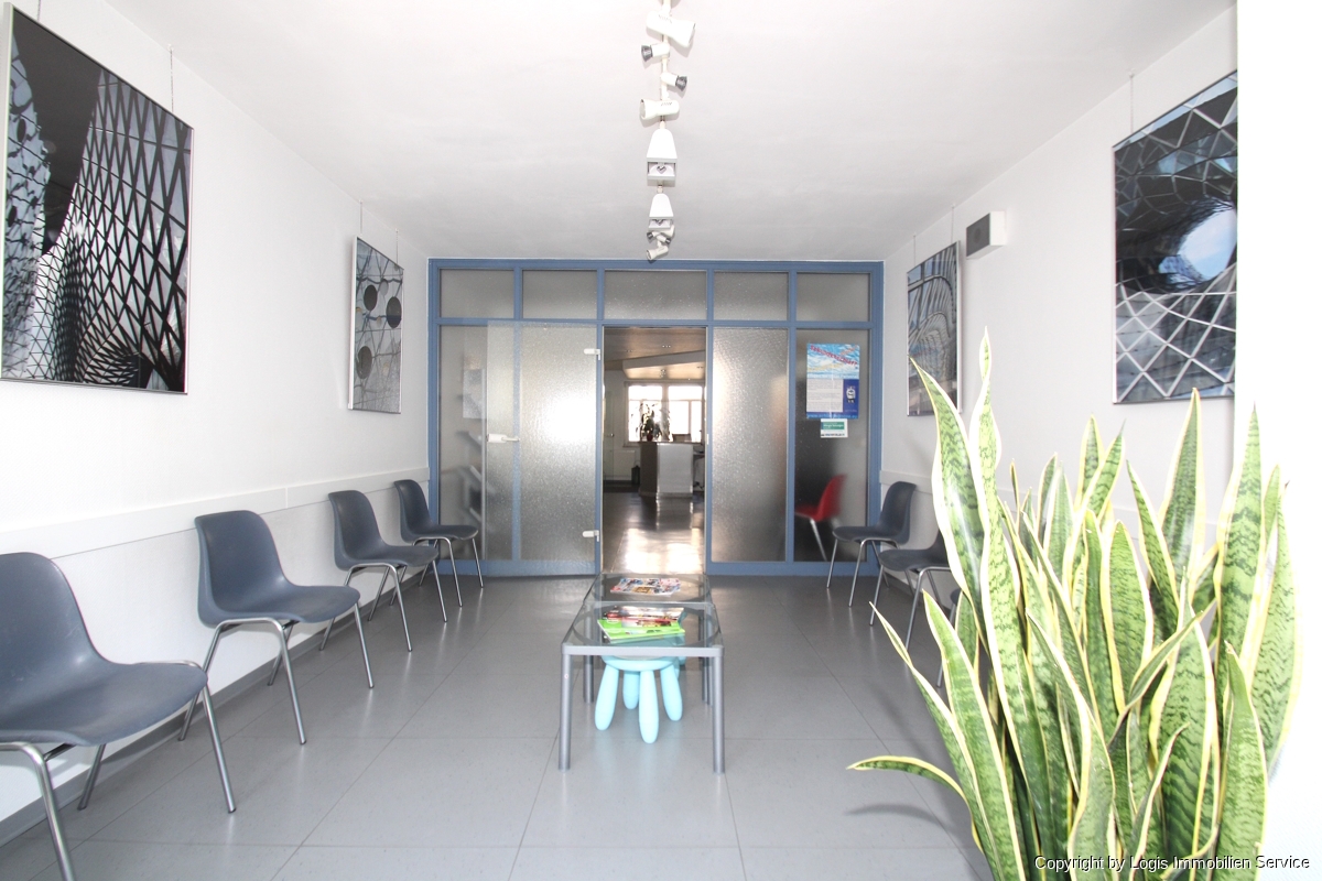Wartezimmer/Büro