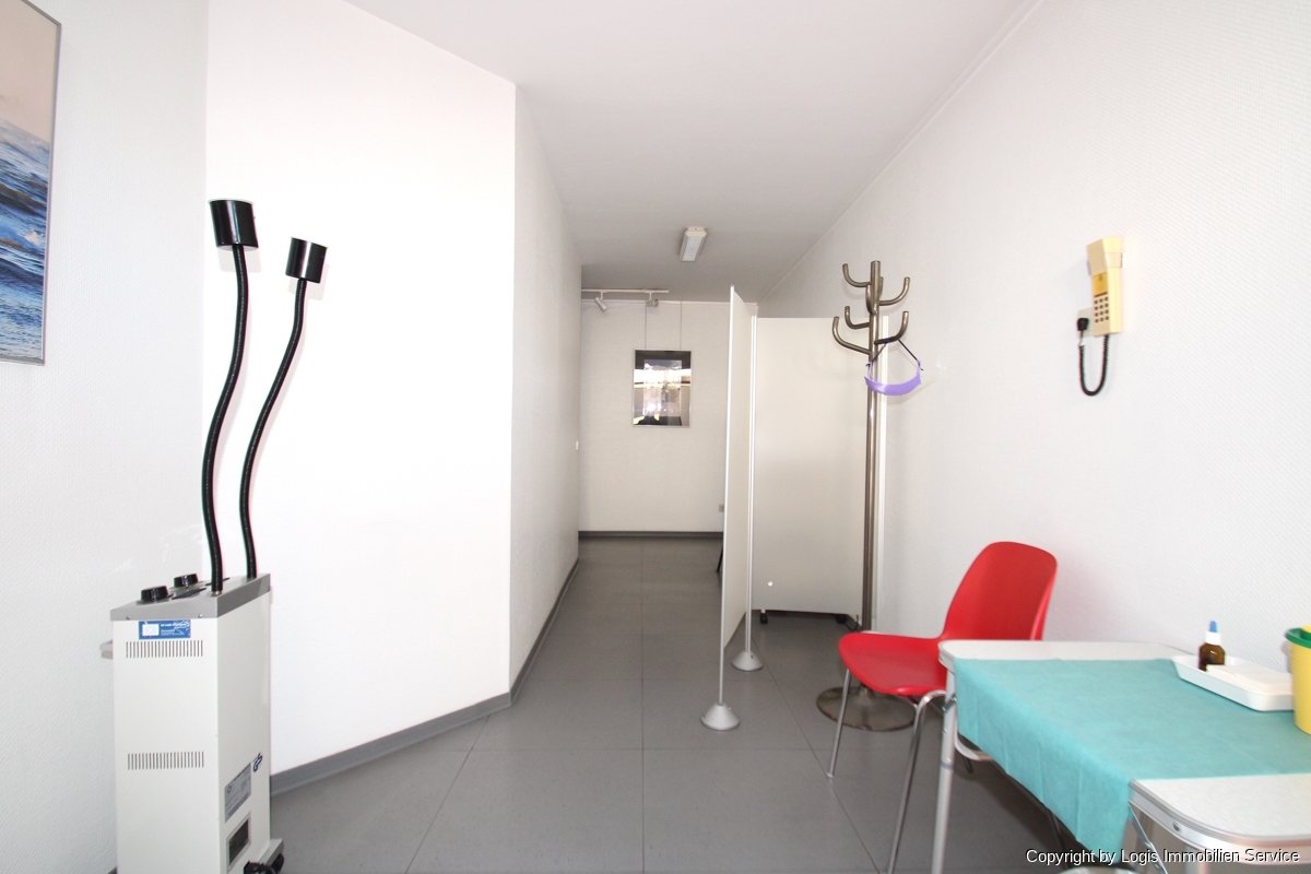 Behandlung/Büro
