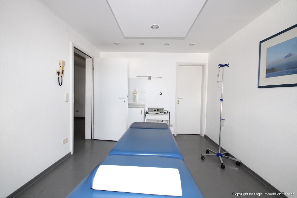 Behandlung/Büro