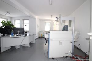 Behandlung/Büro