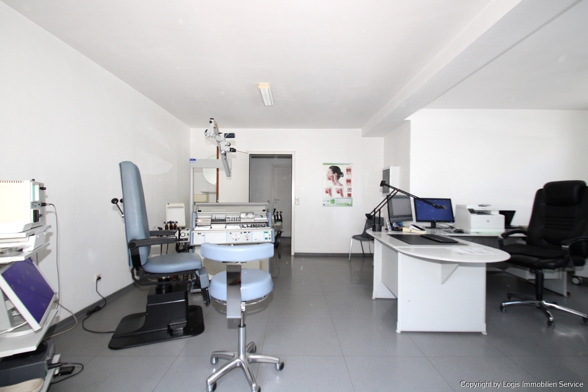 Behandlung/Büro