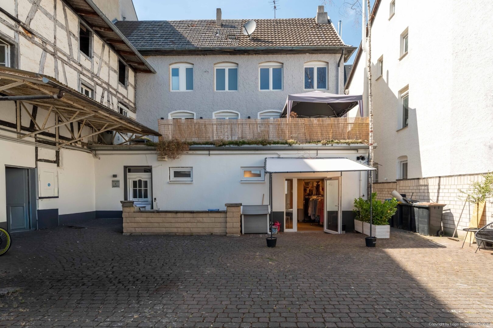 Rückansicht/Zugang Wohnbereich