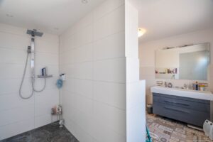 Zweites Duschbad