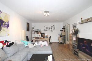 Wohnzimmer Bild 2